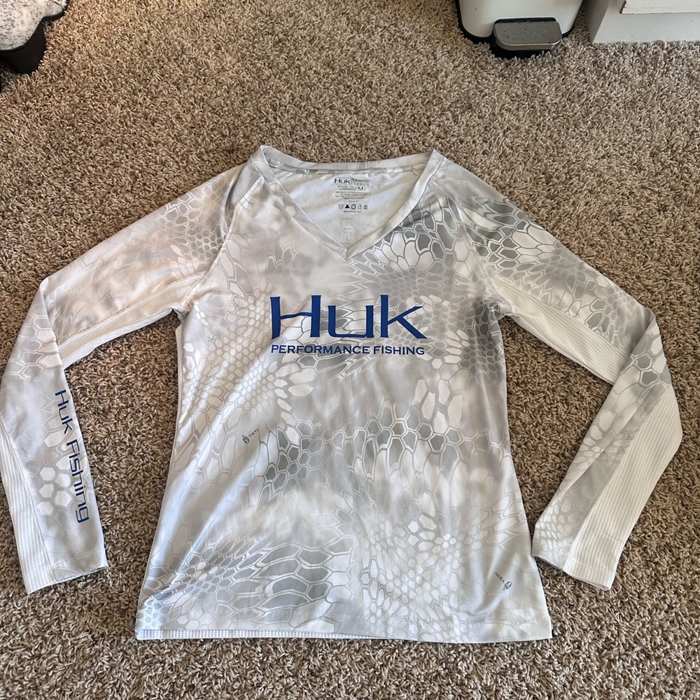 Huk White and Gray Performance Fishing Shirt
